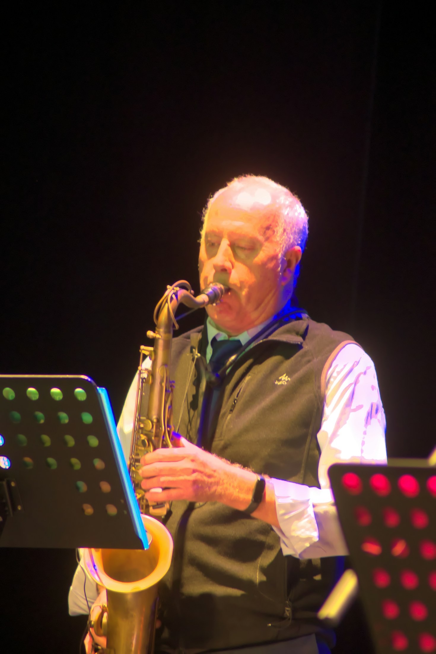 How Dancing on Strings Connects Artists Globally